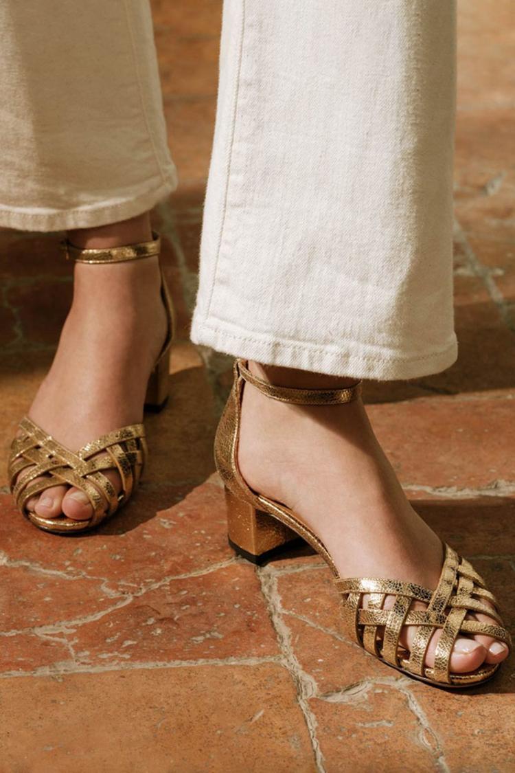 Gewebter Knöchelriemen Schnalle Peeptoe Goldene Klobige Absätze