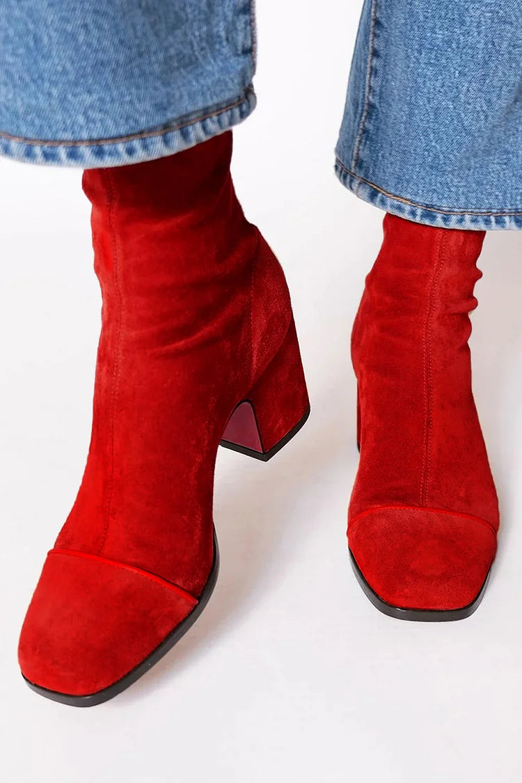 Botas de tacón grueso con punta cuadrada y color rojo liso