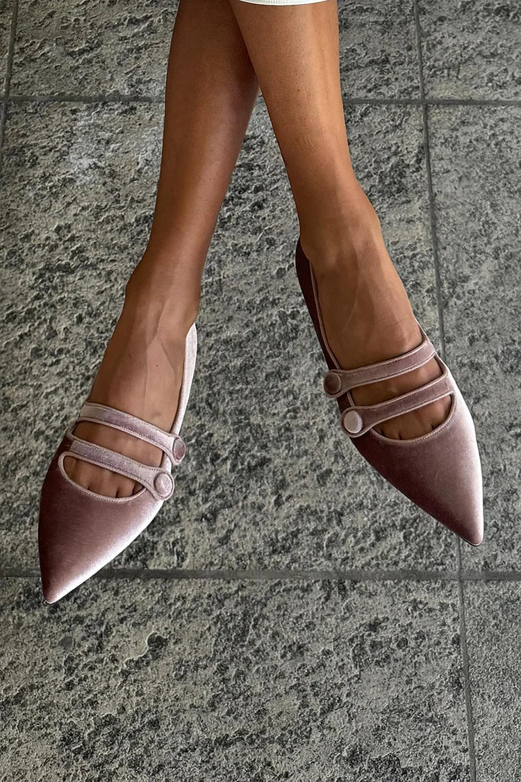 Chaussures plates roses à deux sangles et boucles en velours à bout pointu