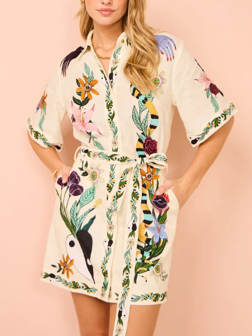 Minivestido moderno y sofisticado con estampado único de satén