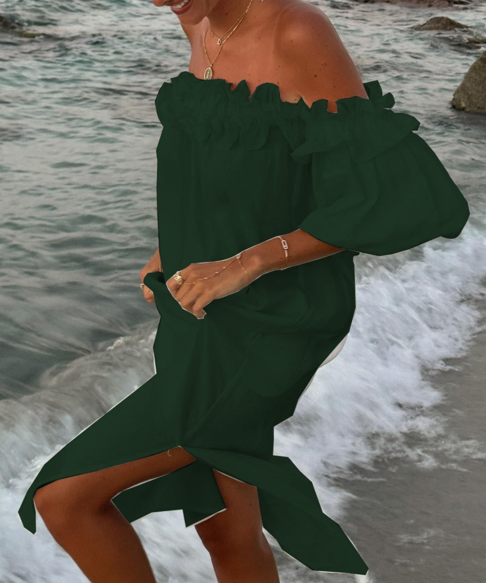 Abito lungo in pizzo bianco sul mare