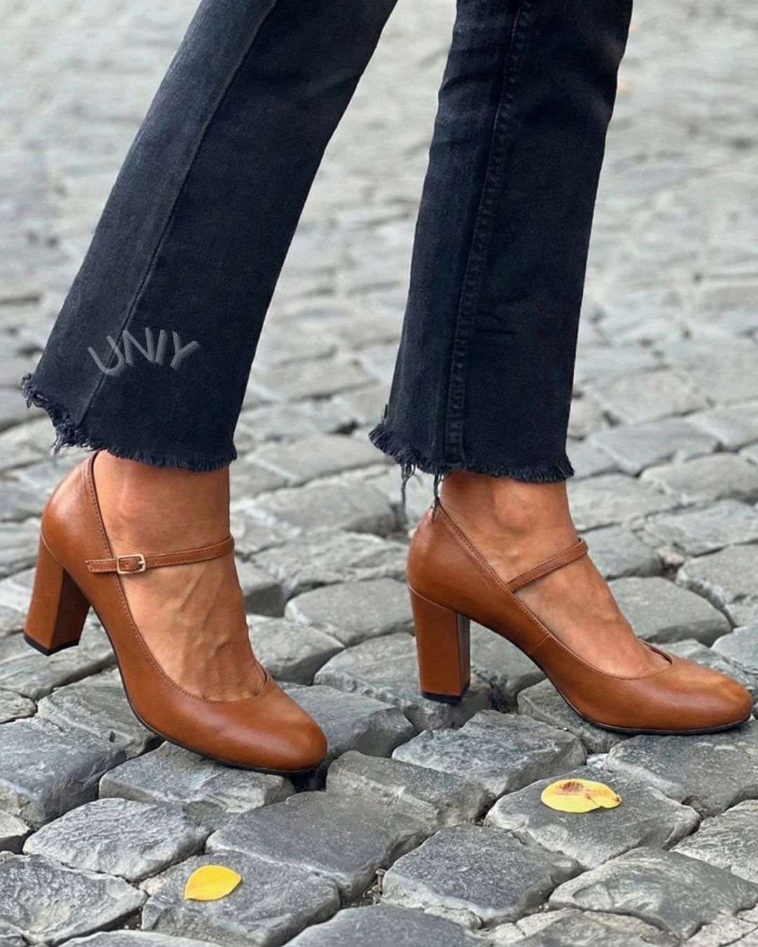 Vintage Brown Leather Round Toe Block Heel Mary Jane Pumps