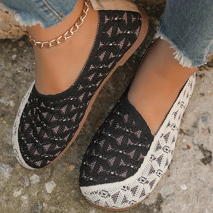 Strukturierte, asymmetrische, ausgeschnittene Loafer im Farbblock-Patchwork