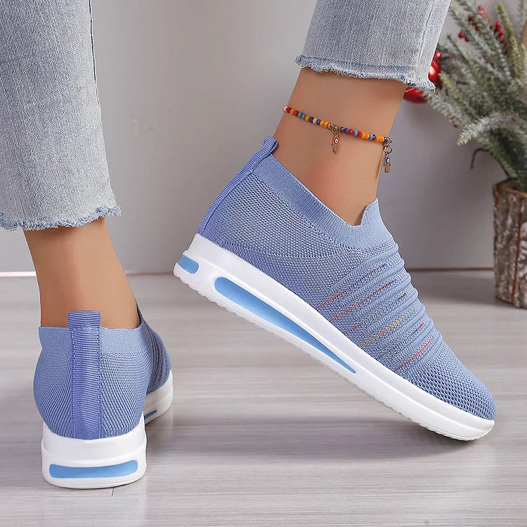 Sneakers slip-on traspiranti con punta tonda e arricciate multicolor
