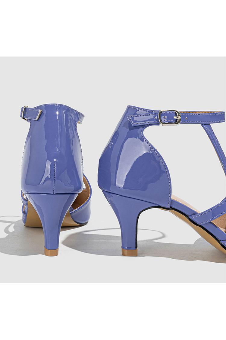 Scarpe con tacco a spillo a punta, con cinturino alla caviglia incrociato irregolare, tinta unita e fibbia