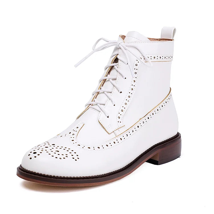 Stivaletti alla caviglia con lacci e punta tonda traforata in tinta unita