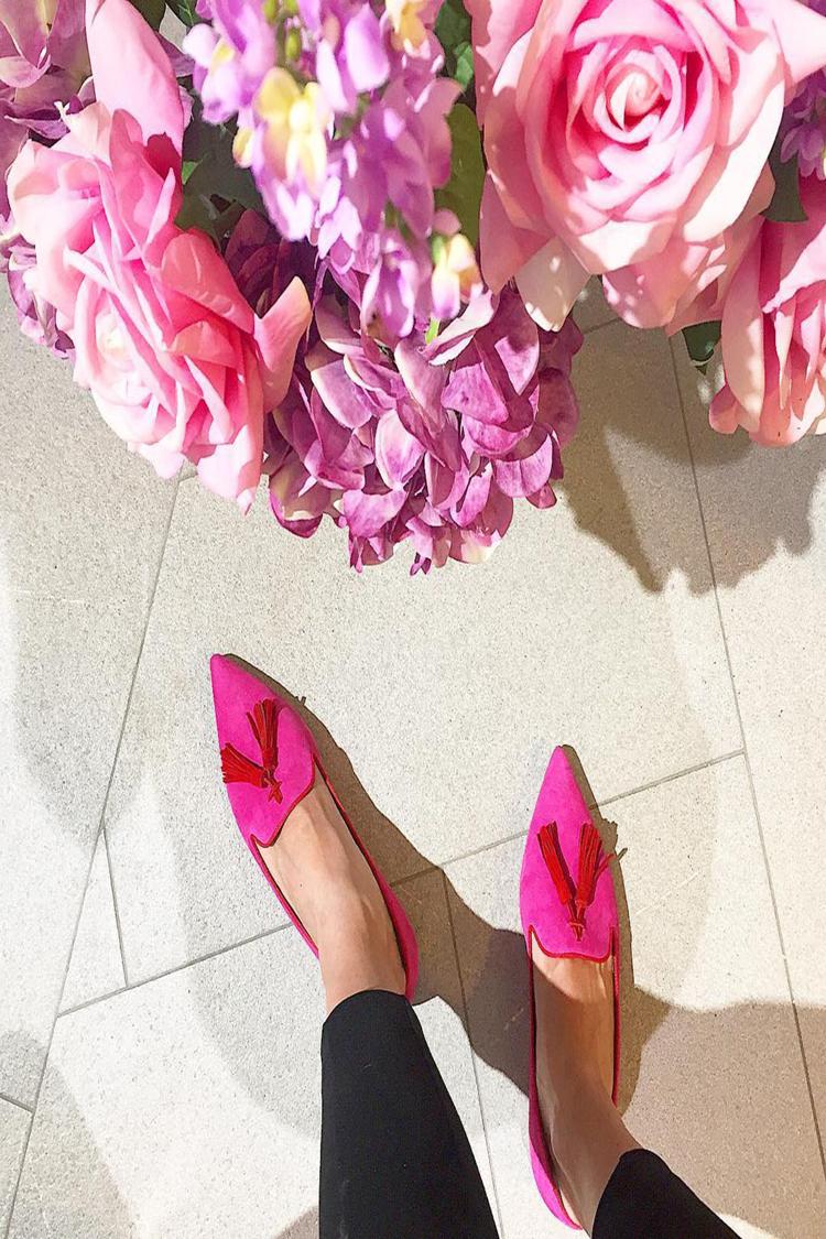 Scarpe basse casual slip-on con punta affilata e finiture con frange