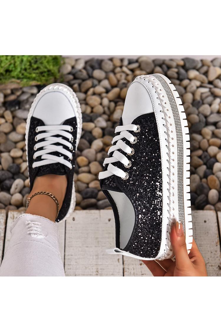 Sneakers casual con lacci e punta tonda con patchwork scintillante e dettagli cuciti
