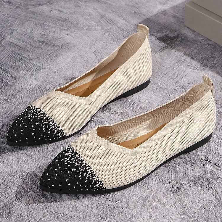 Ballerine traspiranti con punta affilata e lavorazione a maglia colorblock