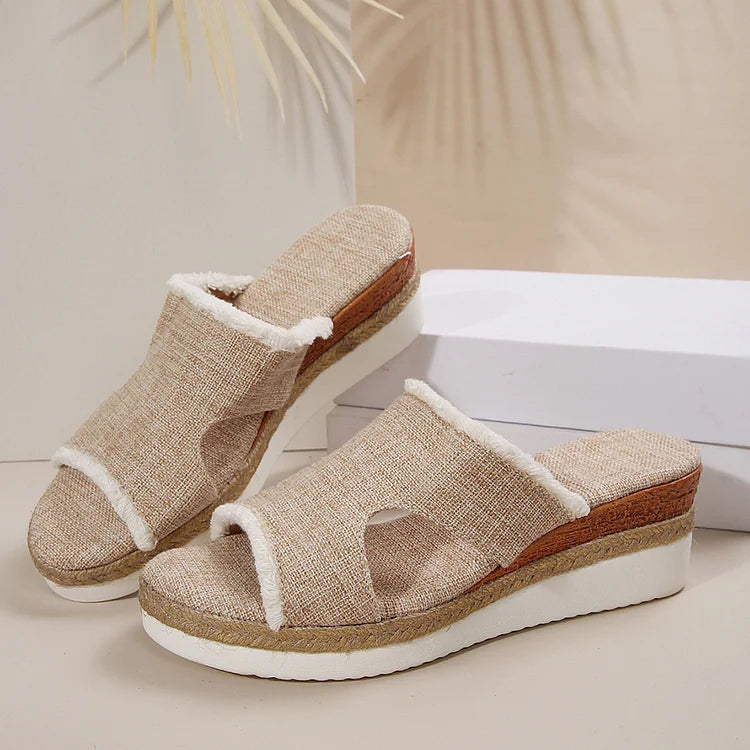 Kapcie na koturnie Canvas Colorblock z surowym wykończeniem, wycięciem i odkrytymi palcami