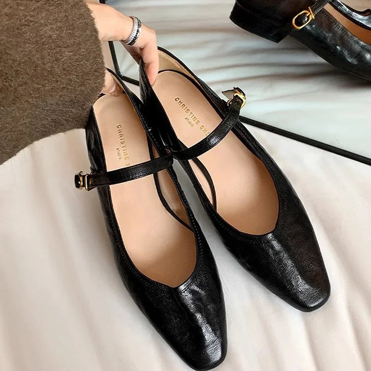 Scarpe con tacco basso, cinturino, fibbia quadrata, casual e sofisticate, trapuntate sul collo del piede