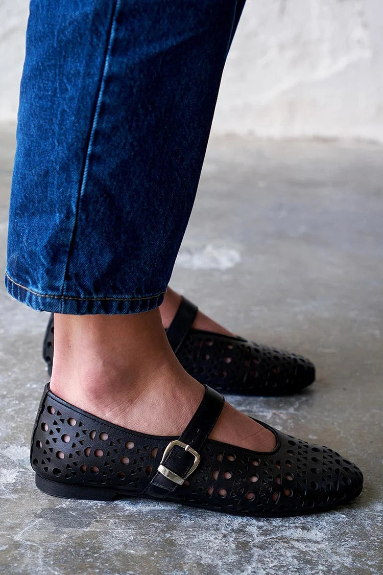 Punta tonda Scava fuori il collo del piede con fibbia e cinturino nero