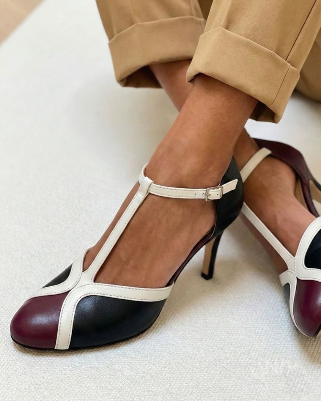 Scarpe con tacco alto versatili, con punta tonda e cinturino a T, color block retrò