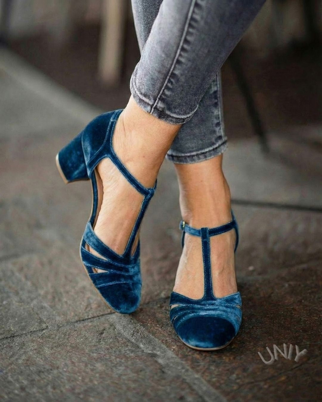 Tacones Mary Jane de bloque con tiras en T y punta redonda de terciopelo azul marino