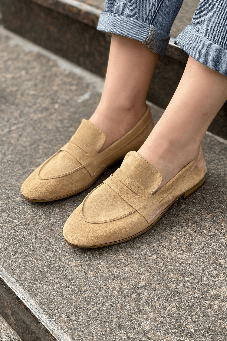 Zeitlose, bequeme Slipper von Velvet Luxe zum Hineinschlüpfen