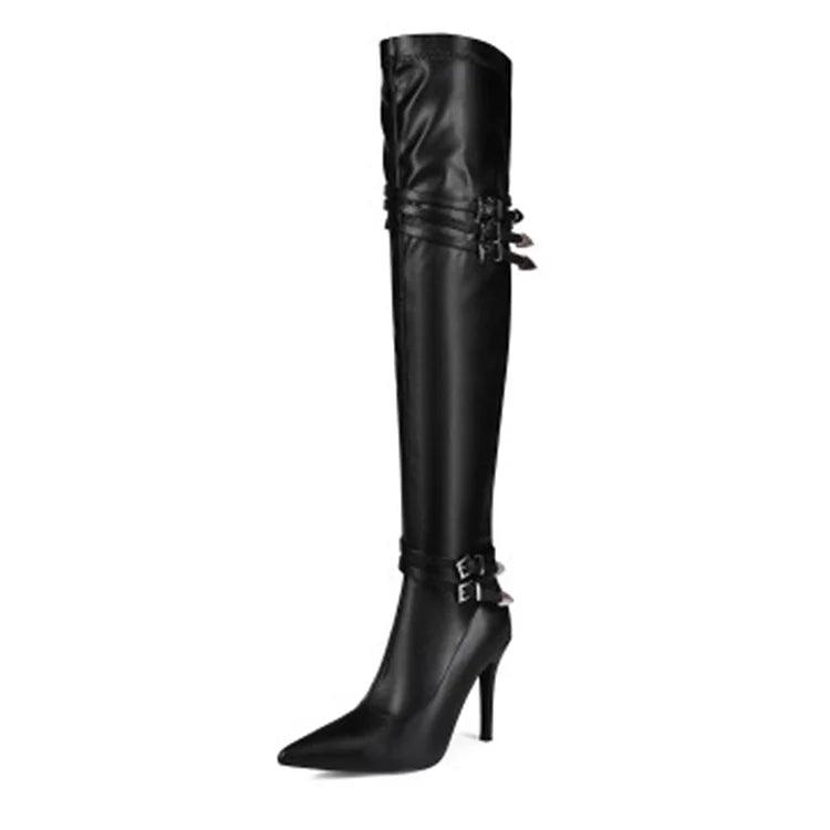 Botas por encima de la rodilla con tacón de aguja, punta puntiaguda y hebillas de múltiples correas
