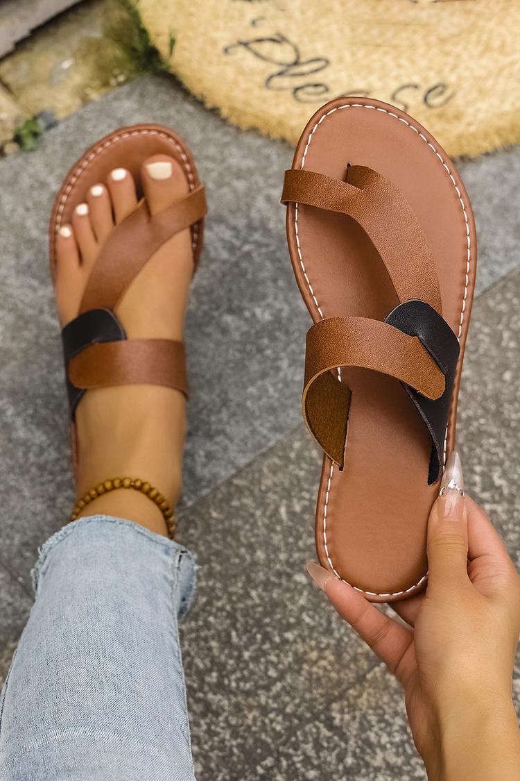 Ciabatte da spiaggia casual con cinturino intrecciato colorblock e anello per le dita