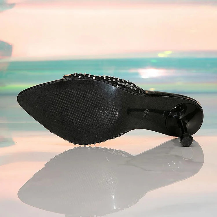 Eleganti sandali con tacco a spillo, decorati con strass e punta semplice