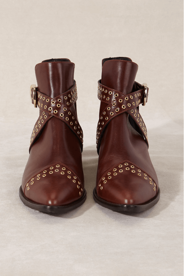 Vintage-Stiefeletten aus Leder mit Nieten und Schnallenriemen