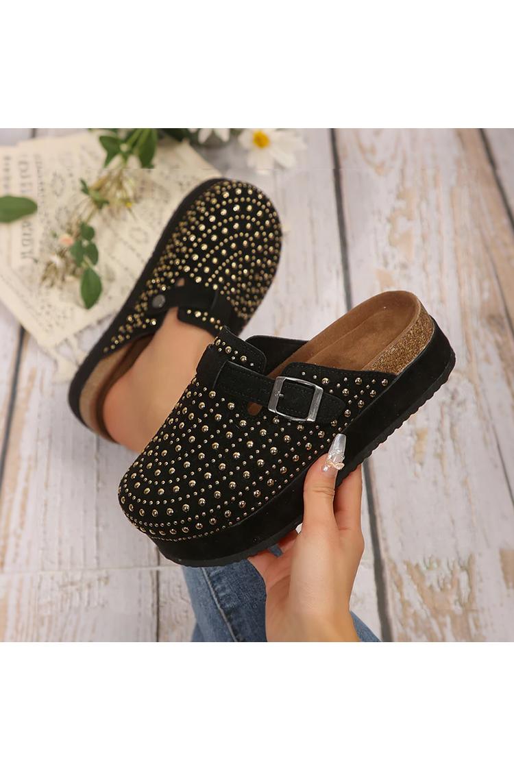 Pantofole casual con punta rotonda, fibbia e cinturino decorati con perforazione a caldo