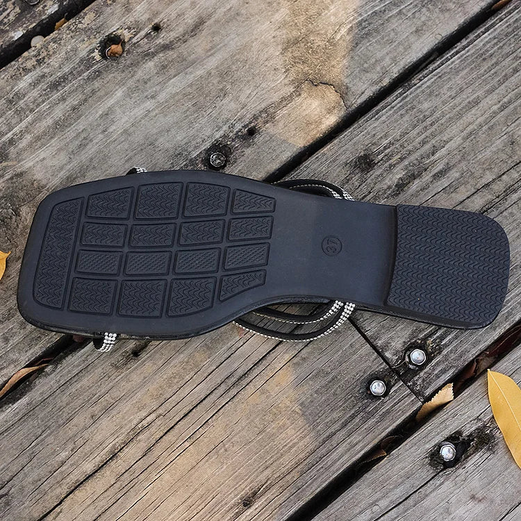 Kryształowe skręcone sandały na ramiączkach z kwadratowym noskiem, gładkie kapcie