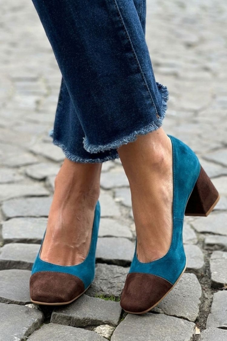 Zapatos de tacón grueso de ante bicolor vintage con punta cuadrada
