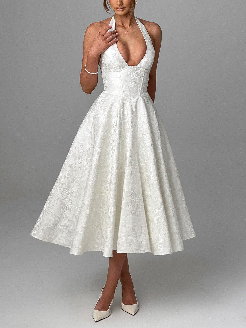 Robe midi vintage élégante en jacquard à col en V et dos nu