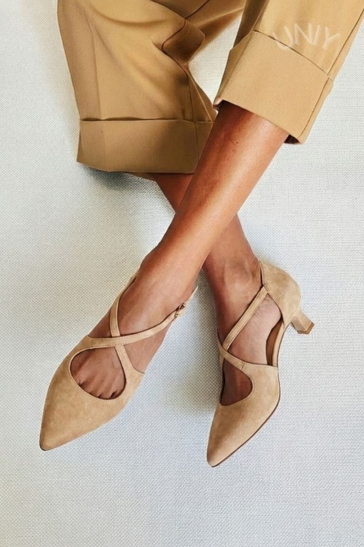 Escarpins élégants kaki à bout pointu, brides croisées et découpes, talons kitten