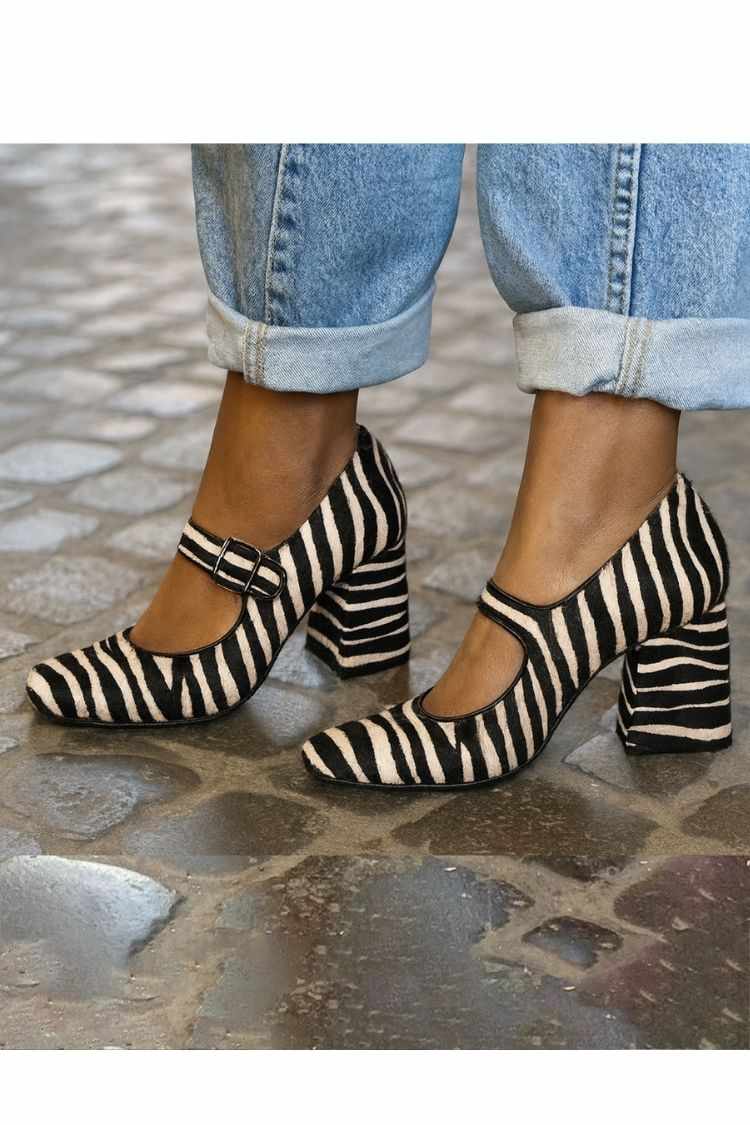 Statement Zebra Print Mary Jane em Pele de Cabelo com Salto Bloco