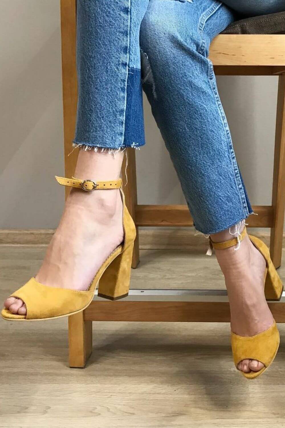 Tacón Bajo Zapatos Tacon Color Mostaza Mostaza Zapatos De Salon