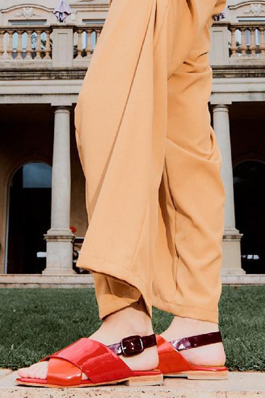 Sandali rossi con cinturino posteriore color block e punta aperta [Pre-ordine]