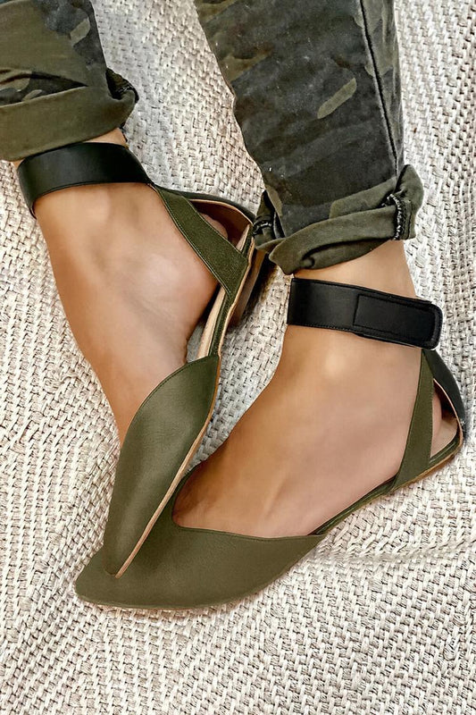 Ballerine color block con punta affilata e cinturino alla caviglia, colore verde militare [Pre-ordine]