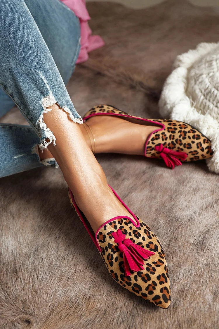 Zapatos planos puntiagudos informales con decoración de borlas de ante sintético y estampado de leopardo para mujer 