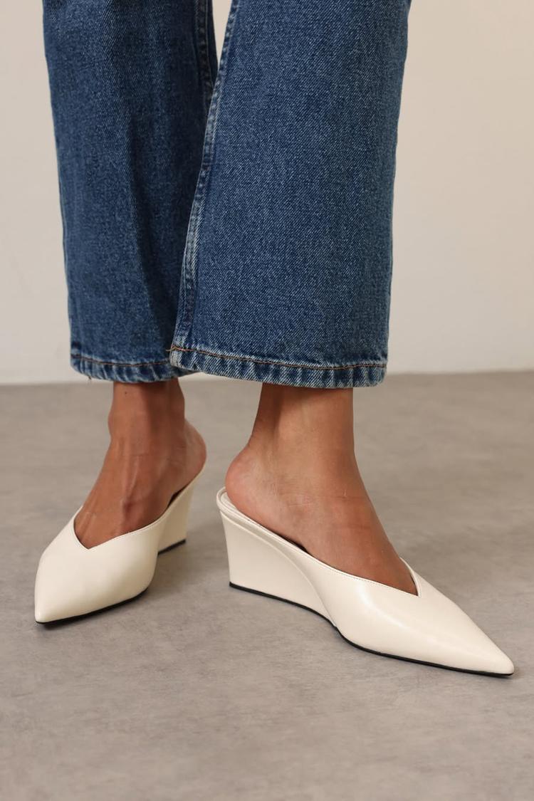 Scarpe con tacco a zeppa casual color avorio, a punta e tinta unita [Pre-ordine]