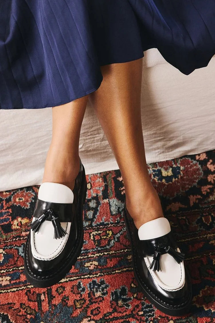 Wunderschöne Quasten Dekor Kontrastfarbe Runde Zehe Schwarze Loafer [Vorbestellung]