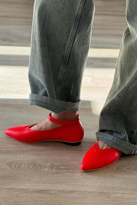 Zapatos planos rojos con punta puntiaguda y hebilla en el tobillo de color sólido [pedido por adelantado] 