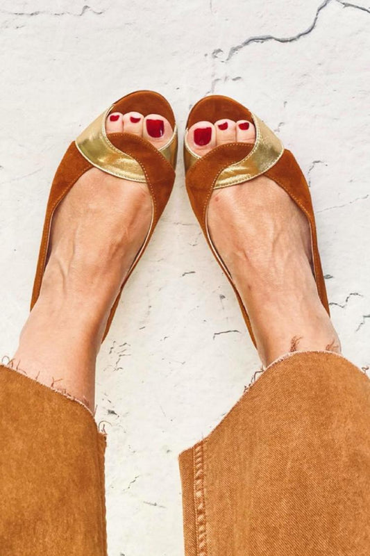 Colorblock gedrehte Riemen Peeptoe lässige braune Sandalen