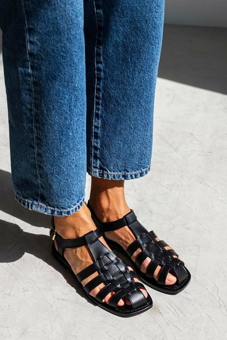 Sandali neri con punta quadrata in tessuto traforato e tinta unita [Pre-ordine]