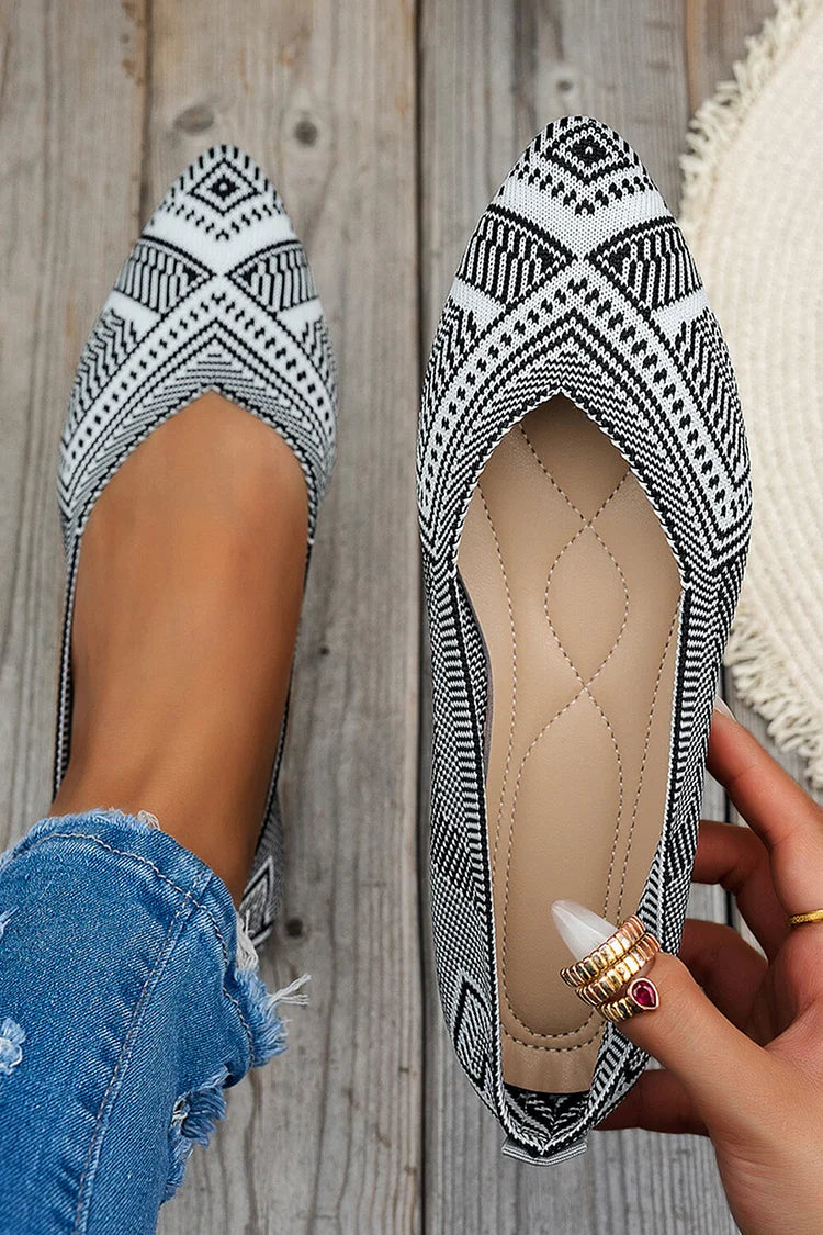 Scarpe basse casual slip-on con punta affilata e motivo tribale in maglia