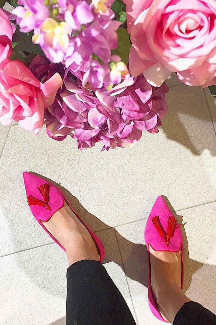 Scarpe basse casual slip-on con punta affilata e finiture con frange