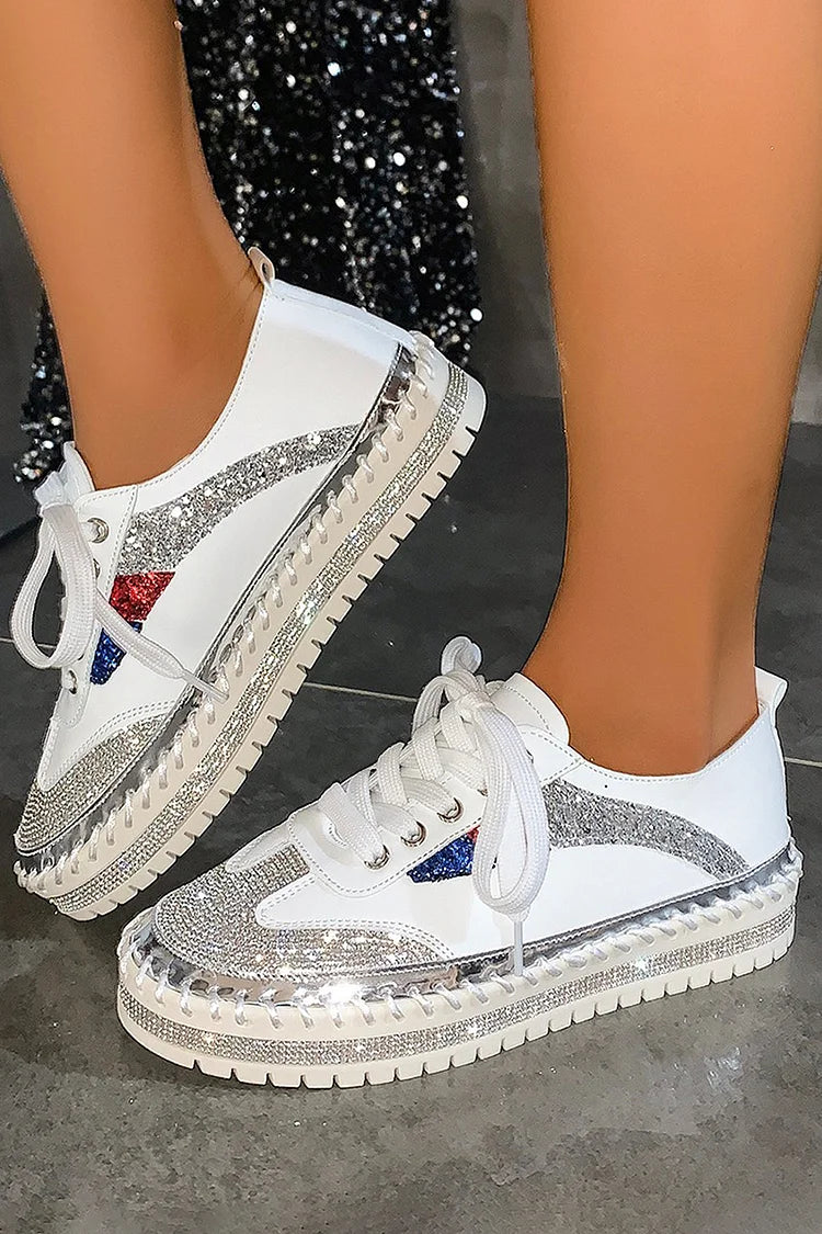 Sneakers con lacci, punta rotonda, dettagli cuciti e strass multicolor 