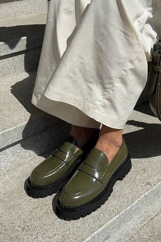 Einfarbige grüne Loafer mit runder Zehenpartie und niedrigem Blockabsatz [Pre Order]