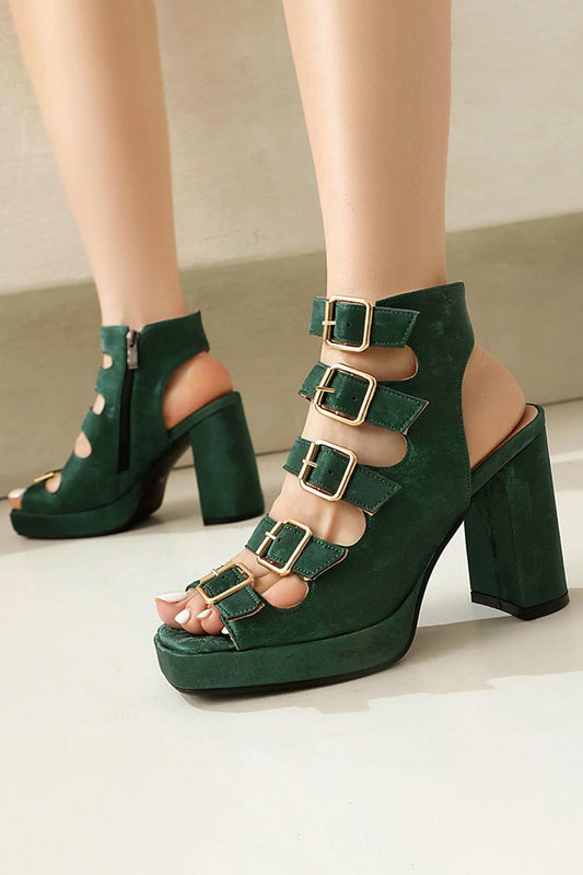 Scarpe con tacco grosso, cinturino posteriore, fibbia e punta quadrata traforata 