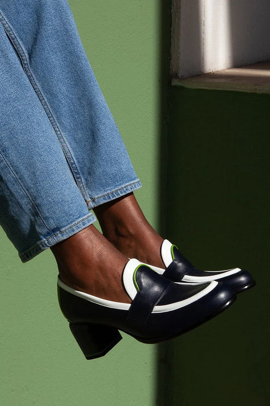 Tacco spesso nero con punta tonda e colori a contrasto [Pre-ordine] 