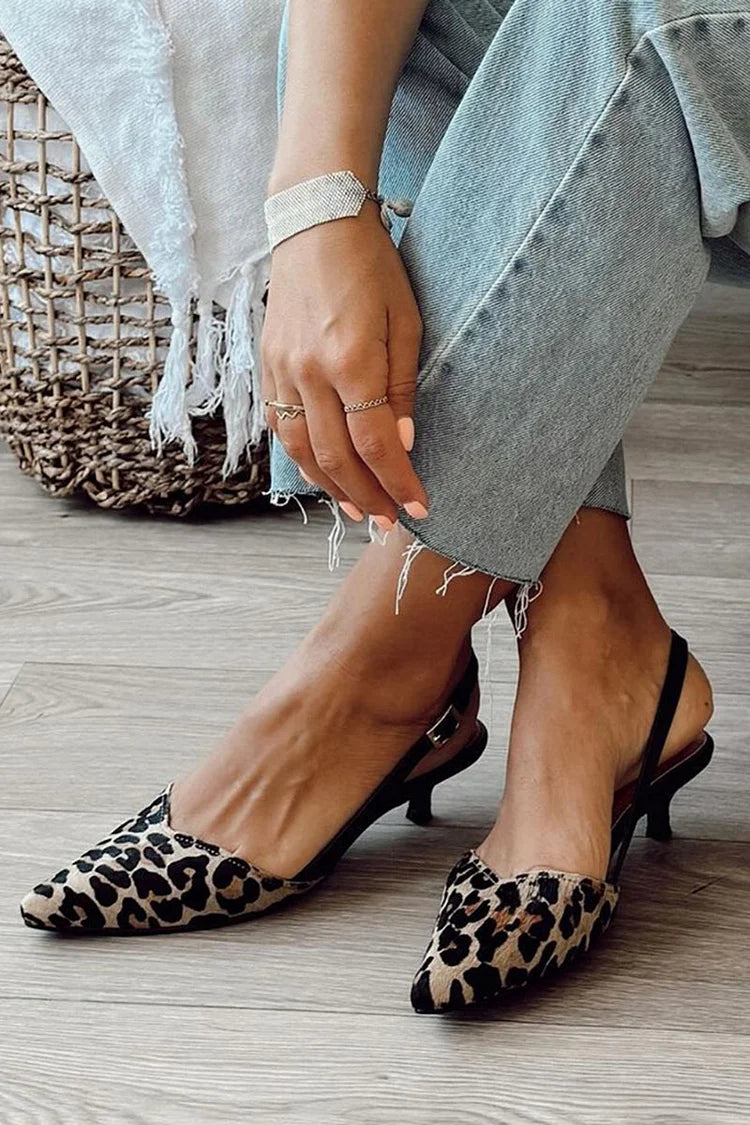 Deliziose scarpe con tacco a spillo, cinturino posteriore e punta a punta leopardata, nere
