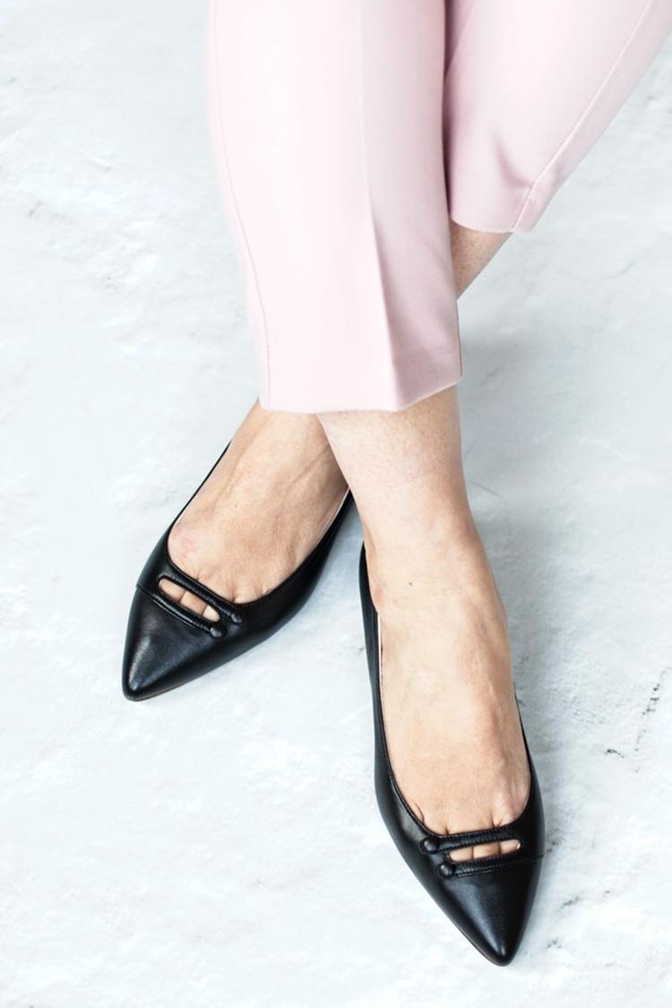 Scarpe basse casual nere con punta affilata e taglio a tinta unita [Pre-ordine]