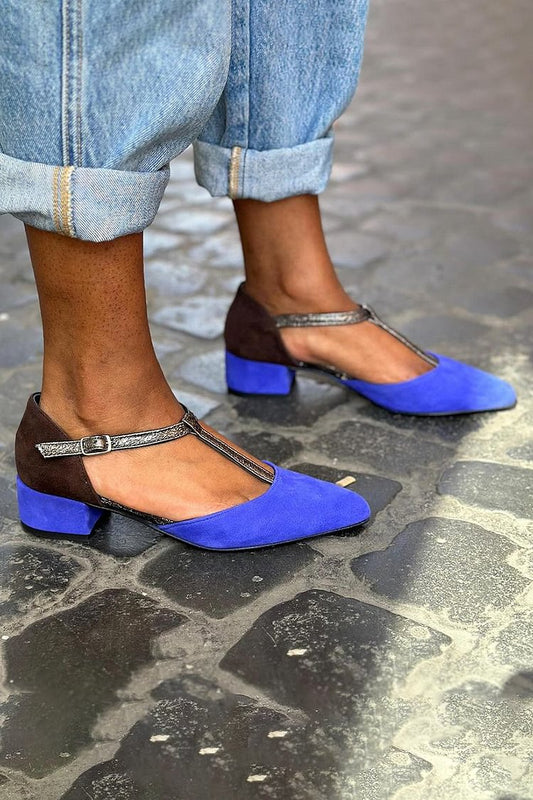 Tacones bajos azules con hebilla y tira en T de color block y punta puntiaguda [pedido por adelantado] 