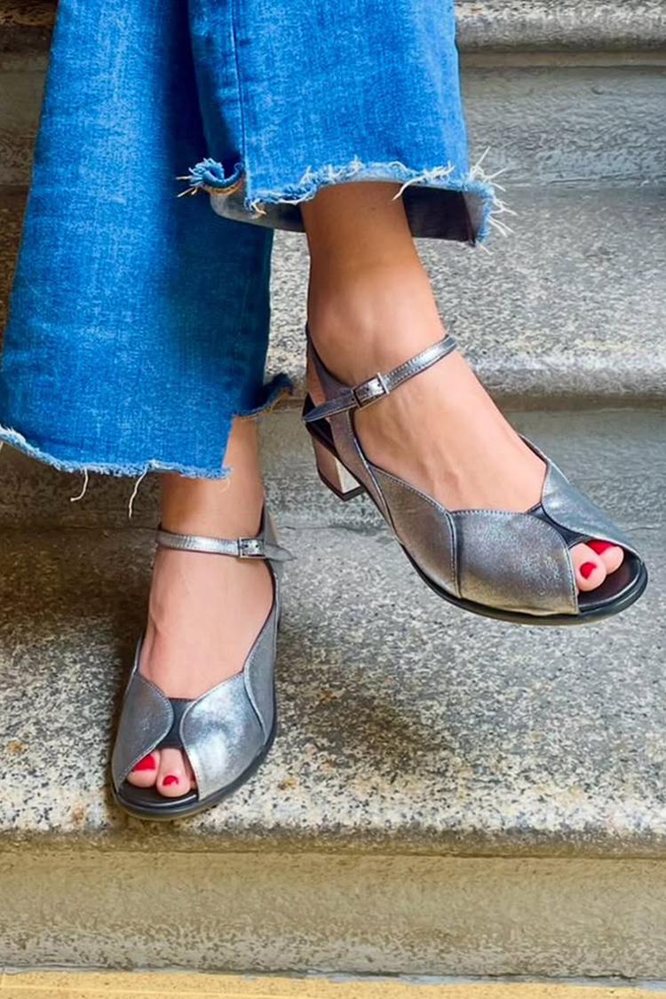 Scarpe con tacco grosso argentate, cinturino alla caviglia, fibbia e punta aperta [Pre-ordine]