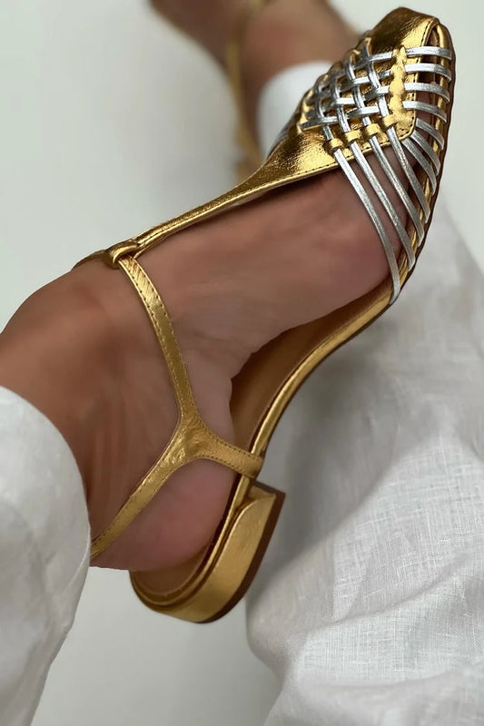 Sandales dorées à boucle tissée métallisée à bride en T et bout carré