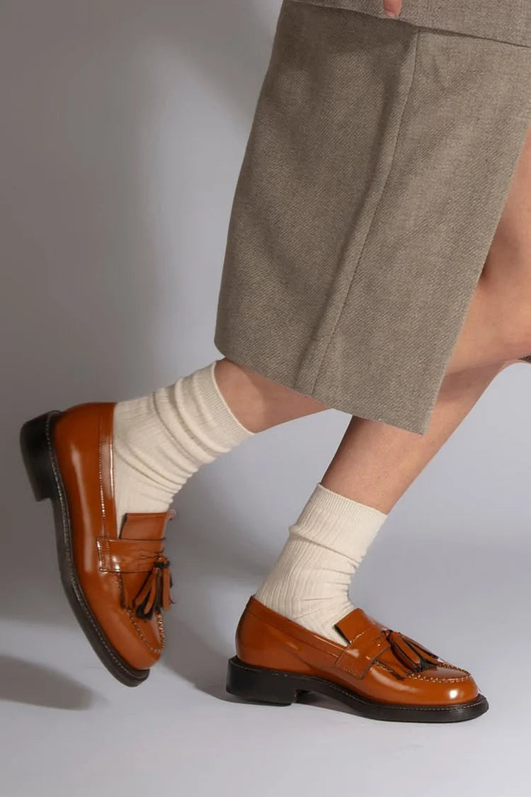 Mokasyny z frędzlami, okrągły nosek, wsuwane, niski obcas, jasnobrązowe [Przedsprzedaż]